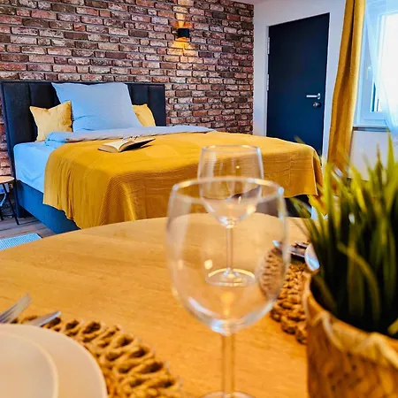 Apartment Tiny *
